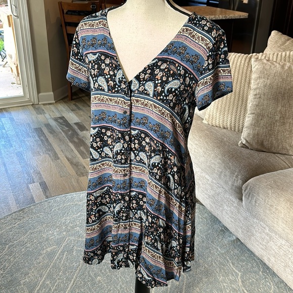 Boho paisley flowy button down vneck dress - Picture 2 of 6